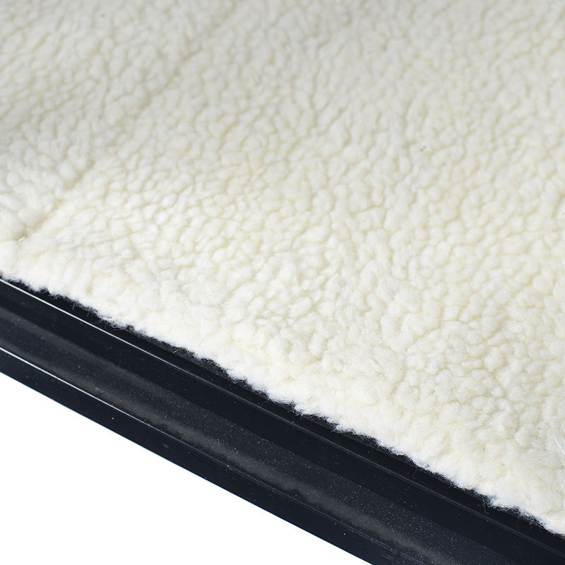 Gaya furnitur kandang anjing kayu besar dengan roda & bantal Gaya furnitur kandang anjing kayu besar dengan roda & bantal