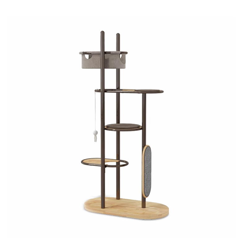 Lantai ke langit -langit tinggi dalam ruangan karet kayu kucing menara pohon menara dengan keranjang tidur